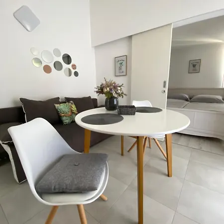 Apartments Flora 1 Banjol Extérieur photo